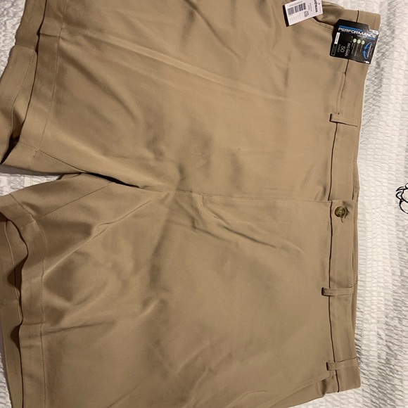 Round tree & Yorke mens performance golf shorts size 50B - Picture 2 of 6